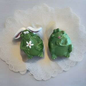 Ganz "Frabbit" Whimsical Ceramic Green Frog With White Rabbit Ears Lips Set Of 2